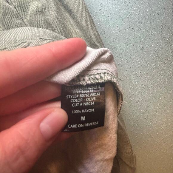 About a Girl Army Green Utility Button Down Shirt Size Medium Long Sleeve - Picture 4 of 8